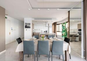 Sea View Luxury Haven Living & 3Bedrooms Seafront