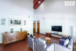 StayVista at Villa Estuaire Homestay A Cozy Riverside Escape with Lawn & Free Breakfast