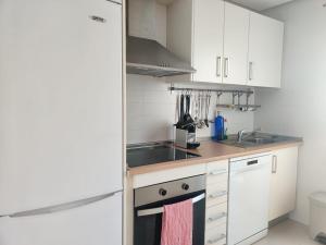 Exclusive Silent & Sunny Top Floor Apartement, 2 Pools & Golfview