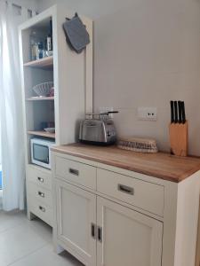 Exclusive Silent & Sunny Top Floor Apartement, 2 Pools & Golfview