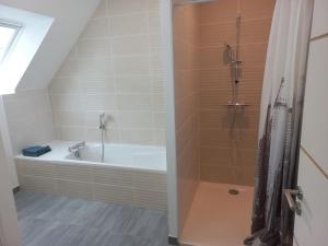 Maisons de vacances Presqu-ile de Crozon - proche voie verte et plage : photos des chambres