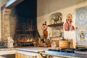 Tenuta di campagna con piscina immersa nel verde