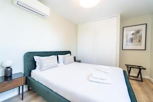 On The Square Flat - City Center by House and People