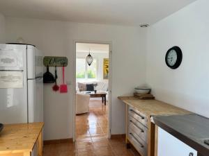 Maisons de vacances Oleander- Spacious Villa with Private Pool & Garden Sleeps 6 : photos des chambres