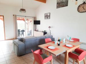Appartements Les Hauts de Sarlat G4 - Clim Piscine Parking WiFi 2 Chambres : photos des chambres