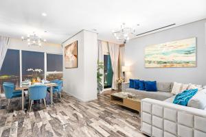 Dubai 2BR Flat, Marina Views, Pool Access, Parking, Walk to Mall