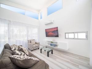 Amazing 2br Villa Near Surfing Beaches