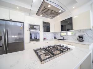 Amazing 2br Villa Near Surfing Beaches