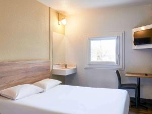 Hotels hotelF1 Lyon Solaize : photos des chambres