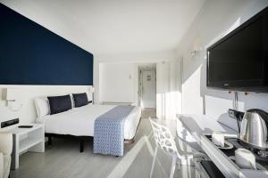 Superior Double Room with Sea View room in Catalonia del Mar - Adults Only
