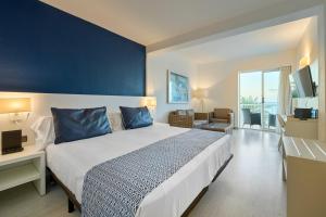 Junior Suite with Sea View room in Catalonia del Mar - Adults Only
