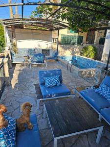 Villa Vi apartmen in a villa with a swimming pool