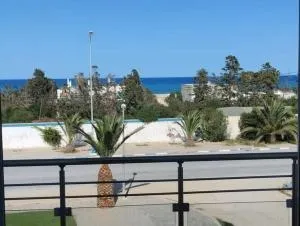 إقامة طلال - El Ahmar