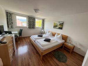 Double Room with Extra Bed room in Seemüllnerhaus