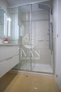 Casa Jon Ivan Luxury Homes 4ªPlta Norte 1ªLínea