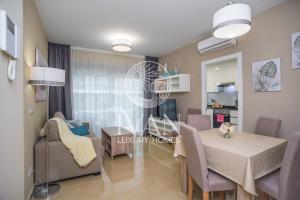 Casa Jon Ivan Luxury Homes 4ªPlta Norte 1ªLínea