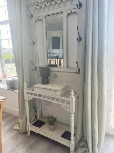 Trearddur Bay ground floor apartment