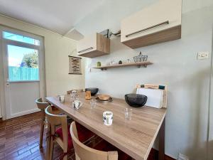 Maisons de vacances Maison 4 pieces tout confort avec jardin et terrasse pres de la plage et des commerces - FR-1-377-31 : photos des chambres