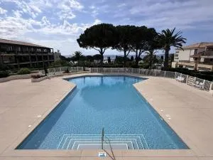 Appartement T2 avec piscine et vue mer proche plages - FR-1-768-76 - 雷以桑布尔