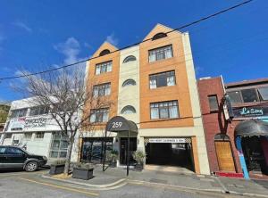 259 Gouger city unit 105