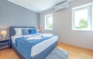 Beautiful Apartment In Mrljane