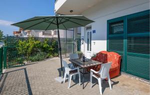 2 Bedroom Lovely Apartment In Ploce