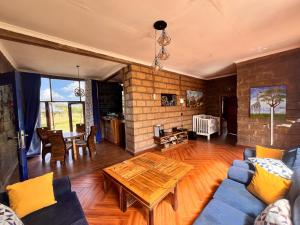 Amboseli Glass house