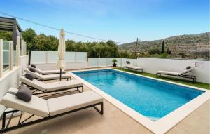 Lovely Home In Srinjine