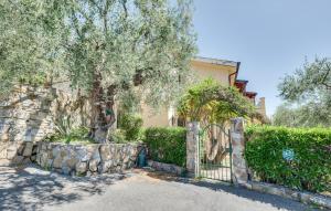 Beautiful Home In Diano Calderina