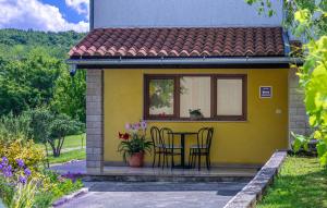 Nice Apartment In Karojba With Wifi