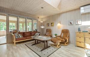 4 Bedroom Beautiful Home In Skjern