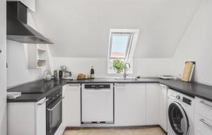 2 Bedroom Nice Apartment In Vordingborg