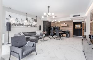 Deo Plaza Waterfront Luxury Apartments by Noclegi Renters