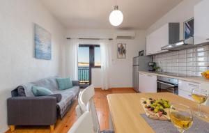 Stunning Home In Prizna With Wifi