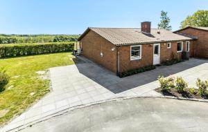 3 Bedroom Beautiful Home In Rønne