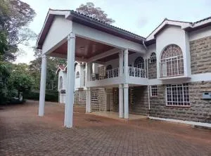 five bedroom home in keren - Gicheru