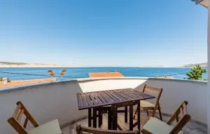 3 Bedroom Gorgeous Apartment In Prizna - Pandžinac