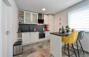 2 Bedroom Beautiful Home In Lepoglava