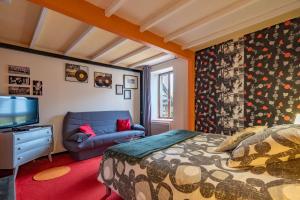 B&B / Chambres d'hotes Bed and Bourgogne : Chambre Triple avec Salle de Bains Privative