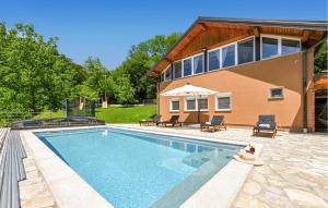 Stunning Home In Vinica Breg With Sauna