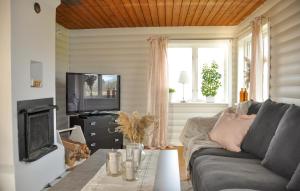 Awesome Home In Kristinehamn