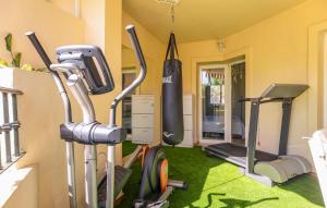 Nice Apartment In Las Lagunas De Mijas