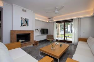 Beyond the Pines Elani Villa by Halkidiki Villas