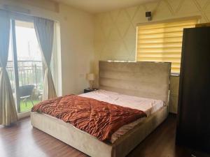 Exquisite 3BHK High Rise Living 12th Floor - Only Families