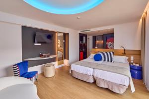 Junior Suite with Side Sea View room in Myseahouse Neptuno