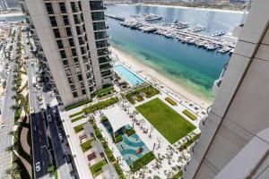 Chic Apartments in Marina Vista Emaar Beachfront