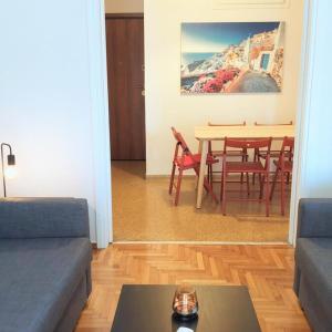 Sunny apartment in Acropolis