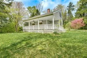 Rustic Marlboro Cottage 4 Mi to Lake Raponda! - Newfane