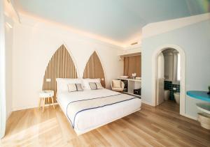 Deluxe Double Room with Sea View