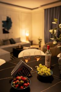 Champagne Sea View Apartment by BiNoBi!